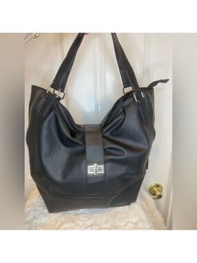 BEAUTIFUL MODERN BLACK HOBO BAG